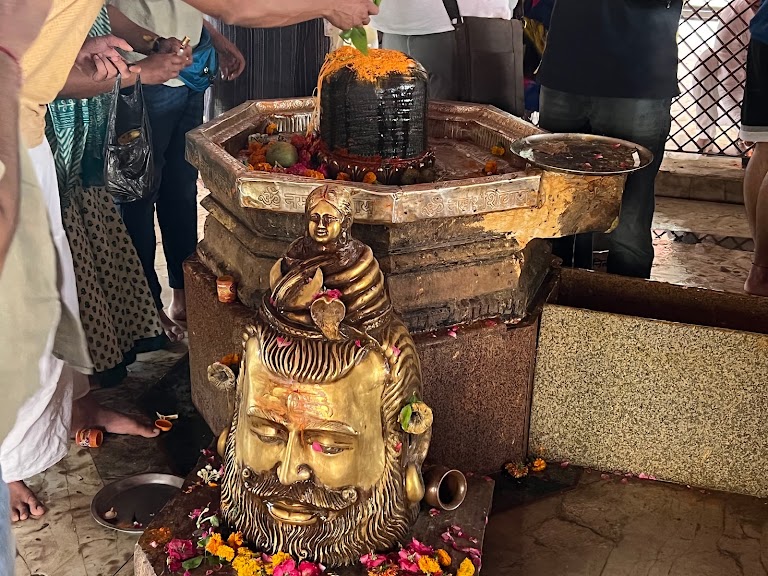 chintaharan mahadev temple inside