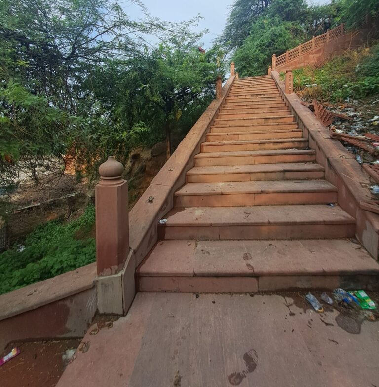 Stairs in Kans qila