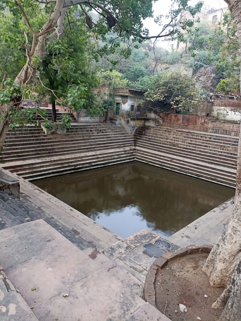 krishna kund at gahvar van