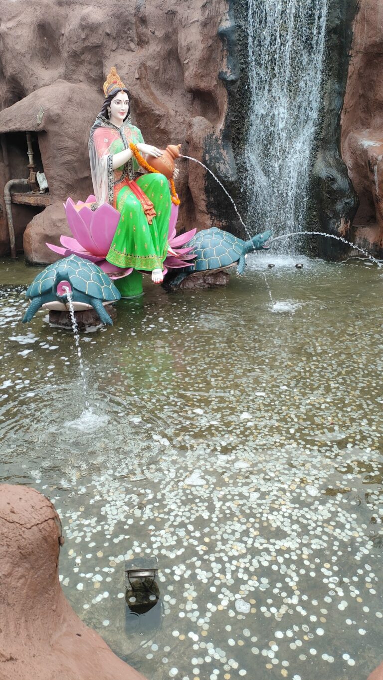 statue of maa Yamuna ji in maa Vaishno devi temple vrindavan