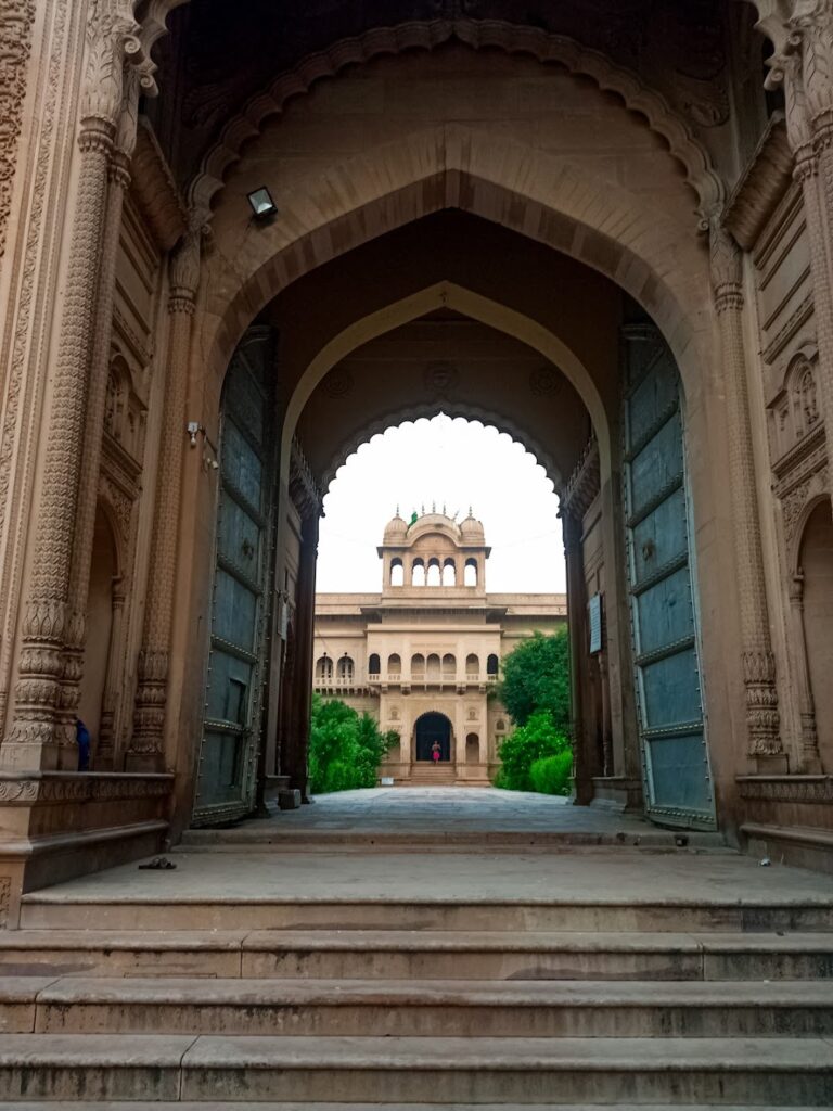 main gate of jaipur temple