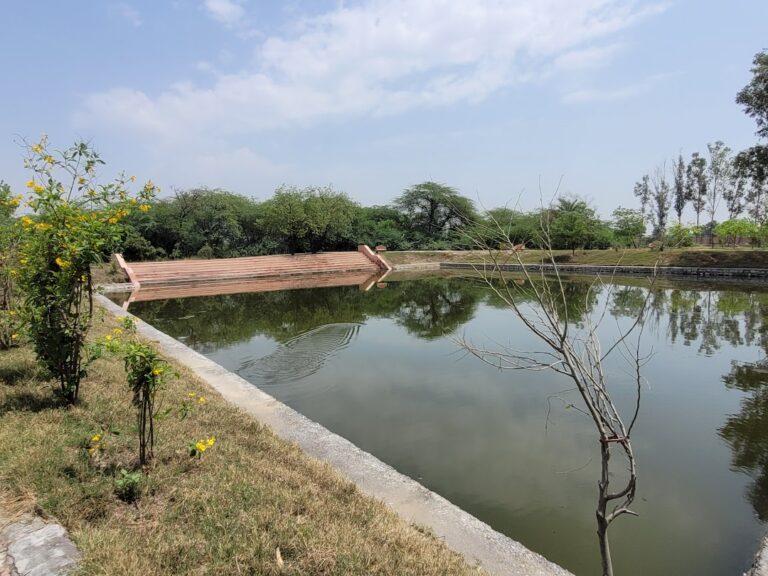 sarovar in ter kadamb